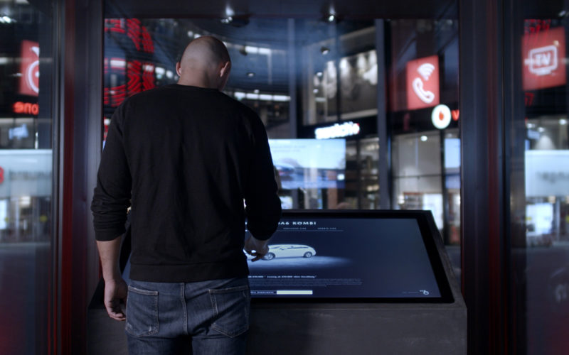 MAZDA Multitouch Roadshow Installation